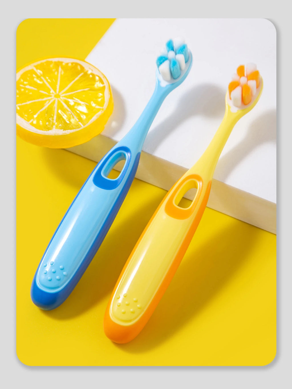 Children 3-12 years old ten thousand hair soft bristle toothbrush three colors available. Brush head with dust jacket